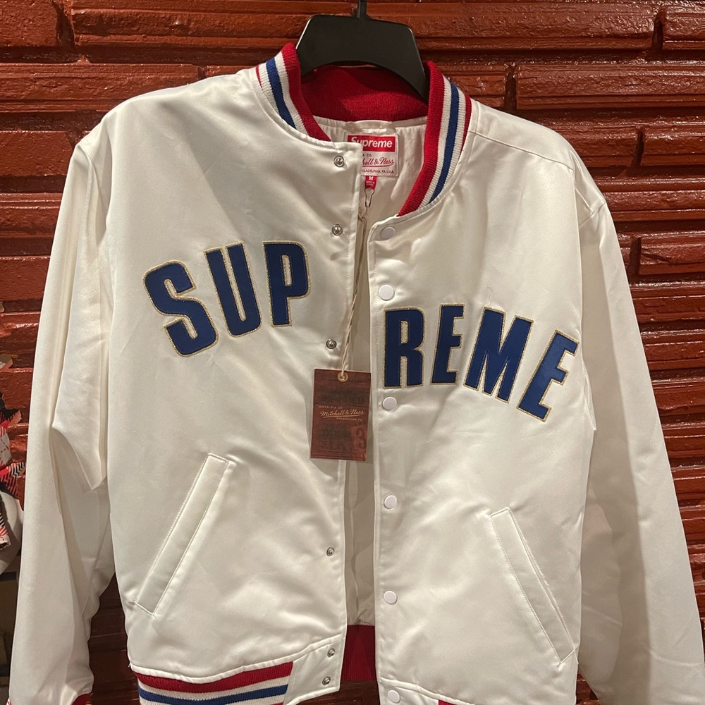 SUPREME BOMBER JACKET